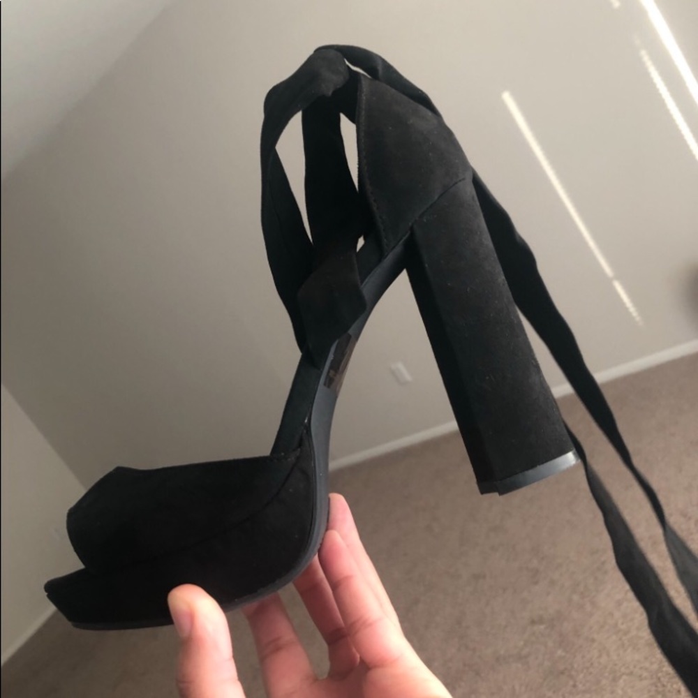 Laced up| Sexy Strappy Leg-wrap| Thick 4 1/2” block heels | Women Size 8.5 | $55